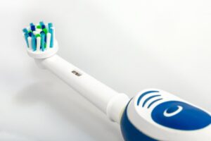 Electronic Toothbrush versus a manual one